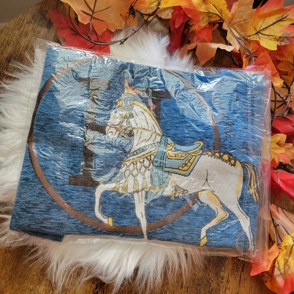 Blue Horse Design Pillow Cover - Picture 1 of 4